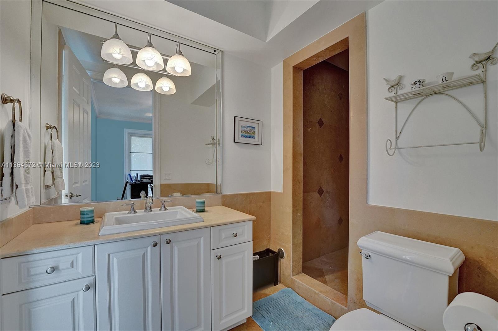 TROPICAL ISLE HOMES SUB 4 - Residential