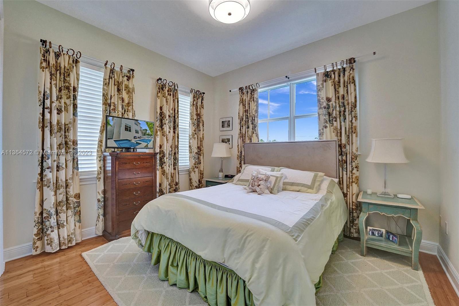 TROPICAL ISLE HOMES SUB 4 - Residential