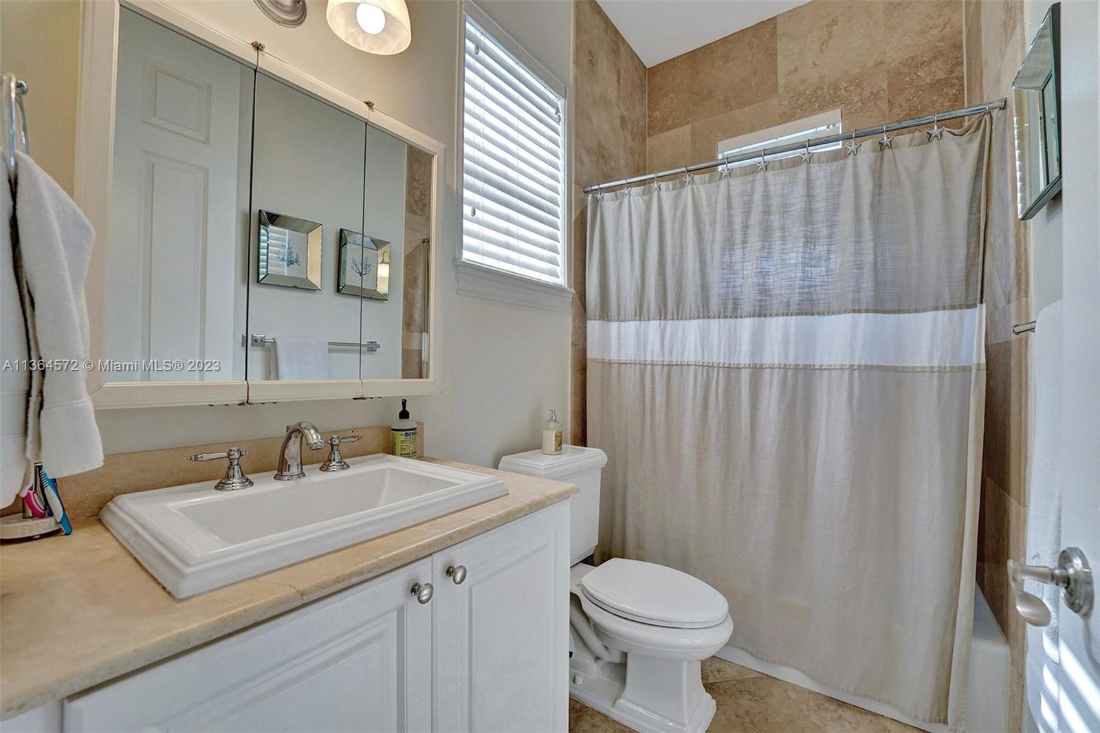 TROPICAL ISLE HOMES SUB 4 - Residential