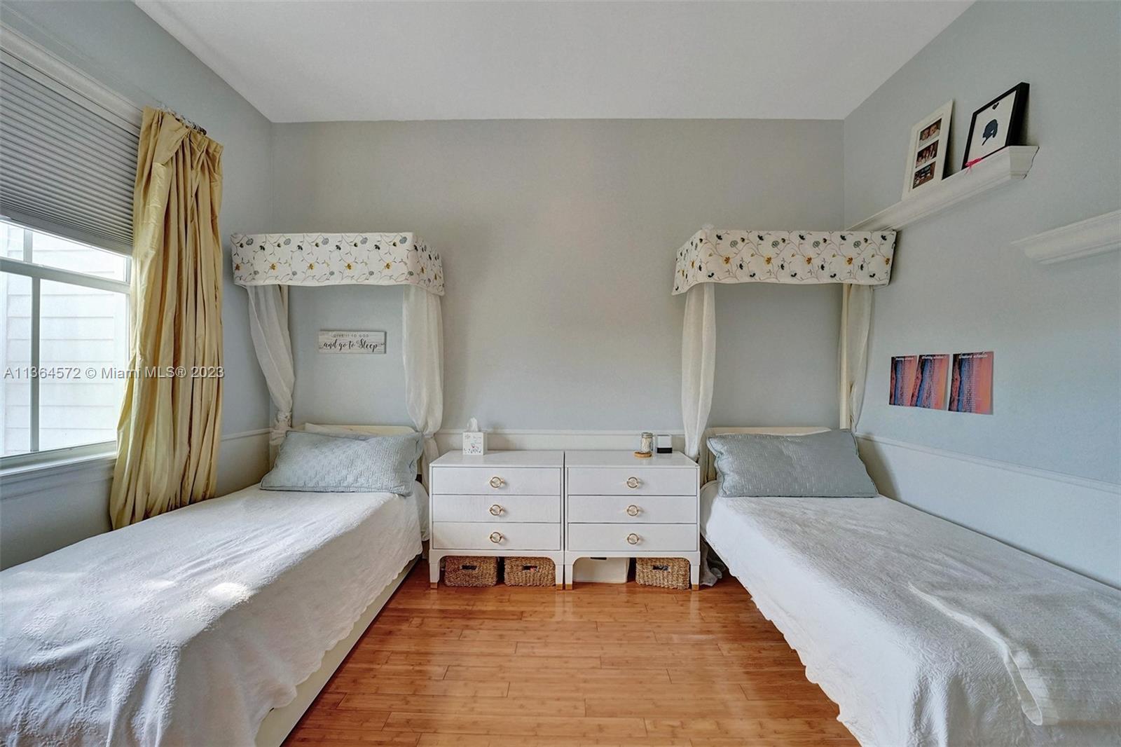 TROPICAL ISLE HOMES SUB 4 - Residential