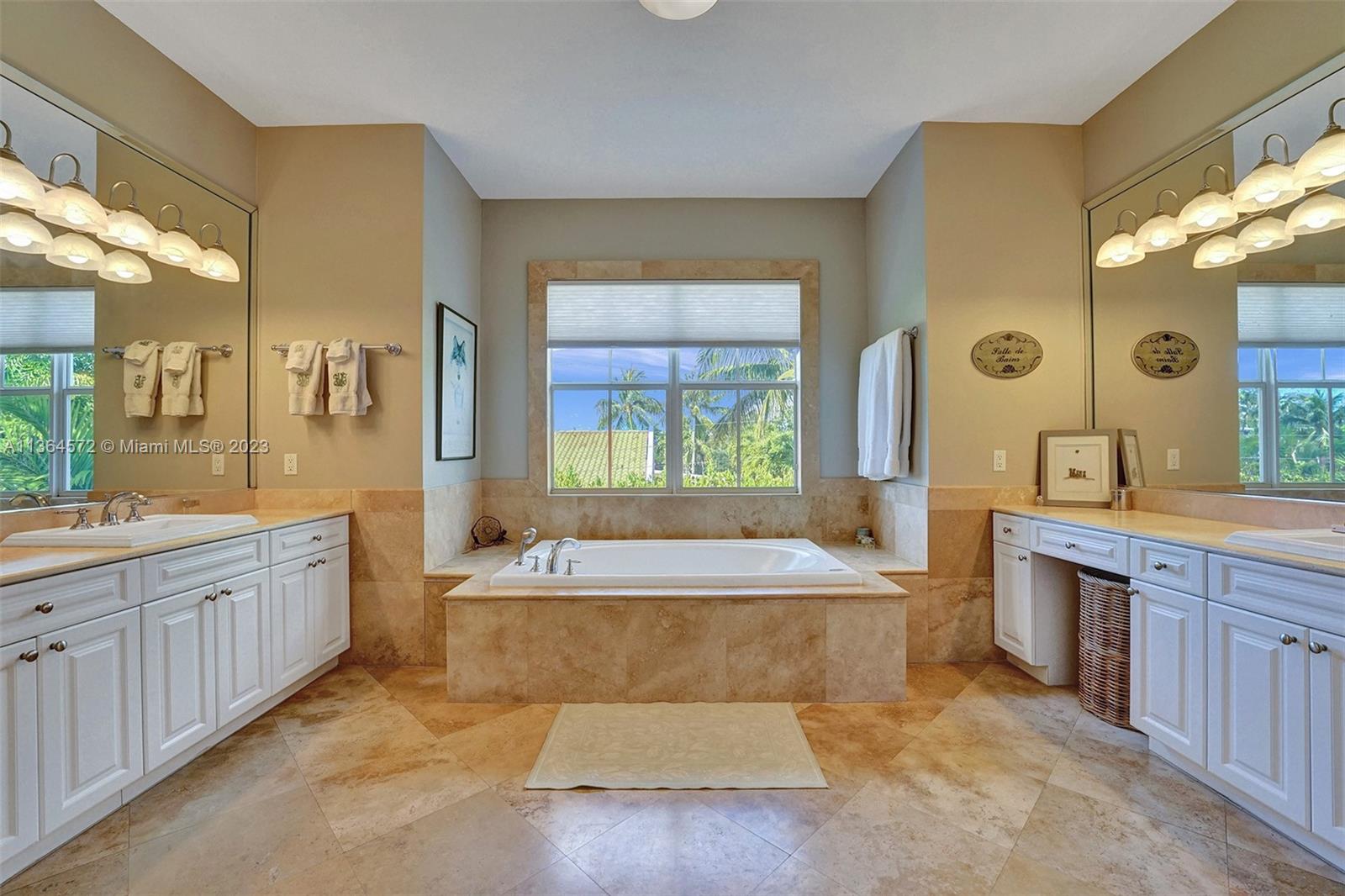 TROPICAL ISLE HOMES SUB 4 - Residential