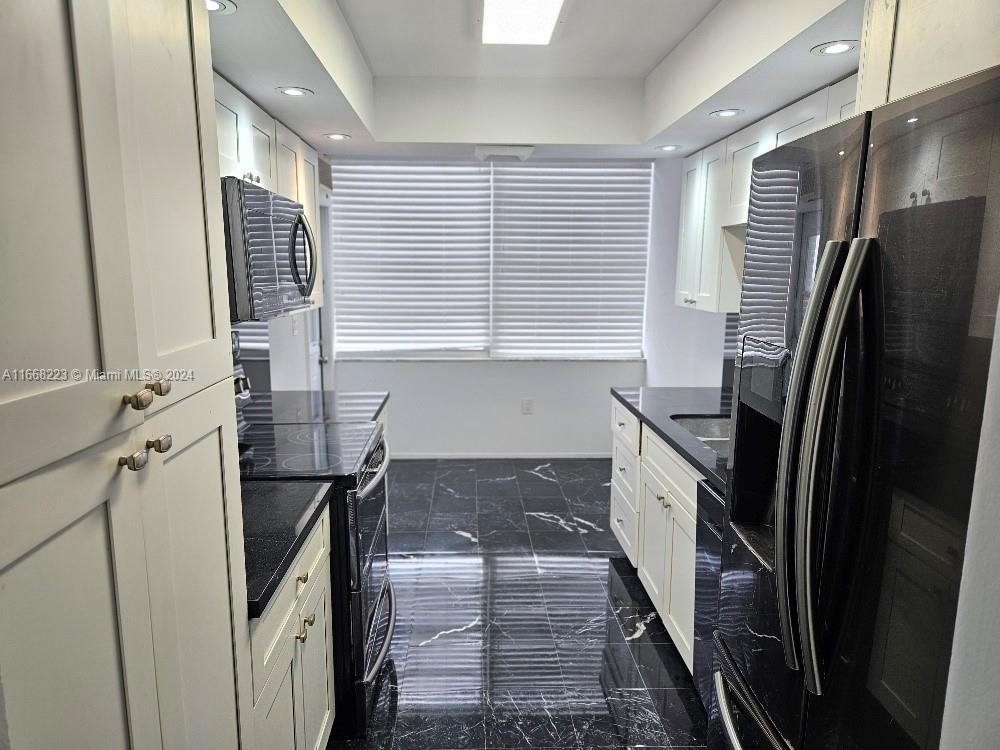 Property for Sale at 18011 Biscayne Blvd 1401, Aventura, Miami-Dade County, Florida - Bedrooms: 3 
Bathrooms: 3  - $465,000