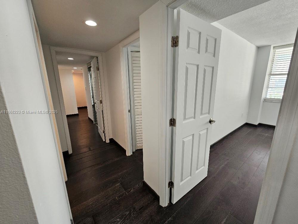 Property for Sale at 18011 Biscayne Blvd 1401, Aventura, Miami-Dade County, Florida - Bedrooms: 3 
Bathrooms: 3  - $465,000