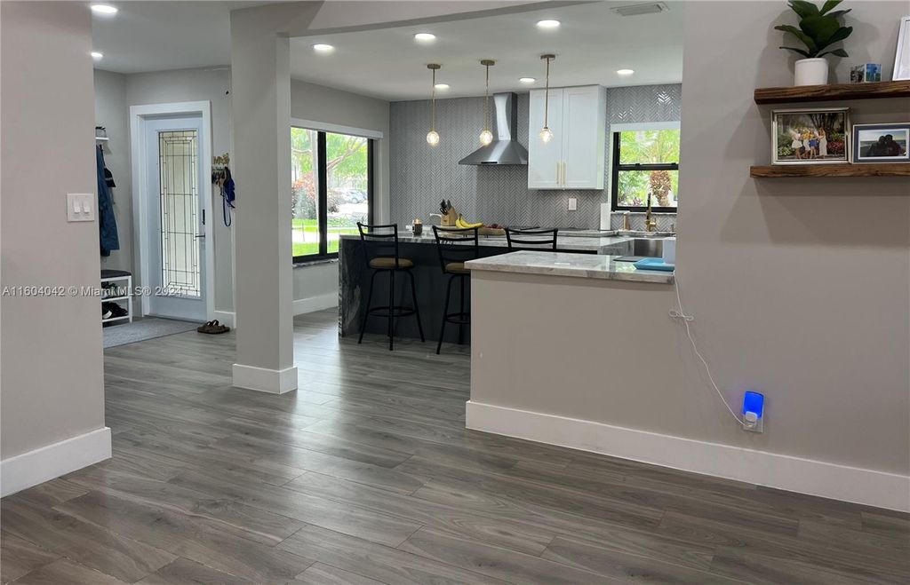 Photo of 958 Mockingbird Ln #508, Plantation, FL 33324 (MLS # A11604042)