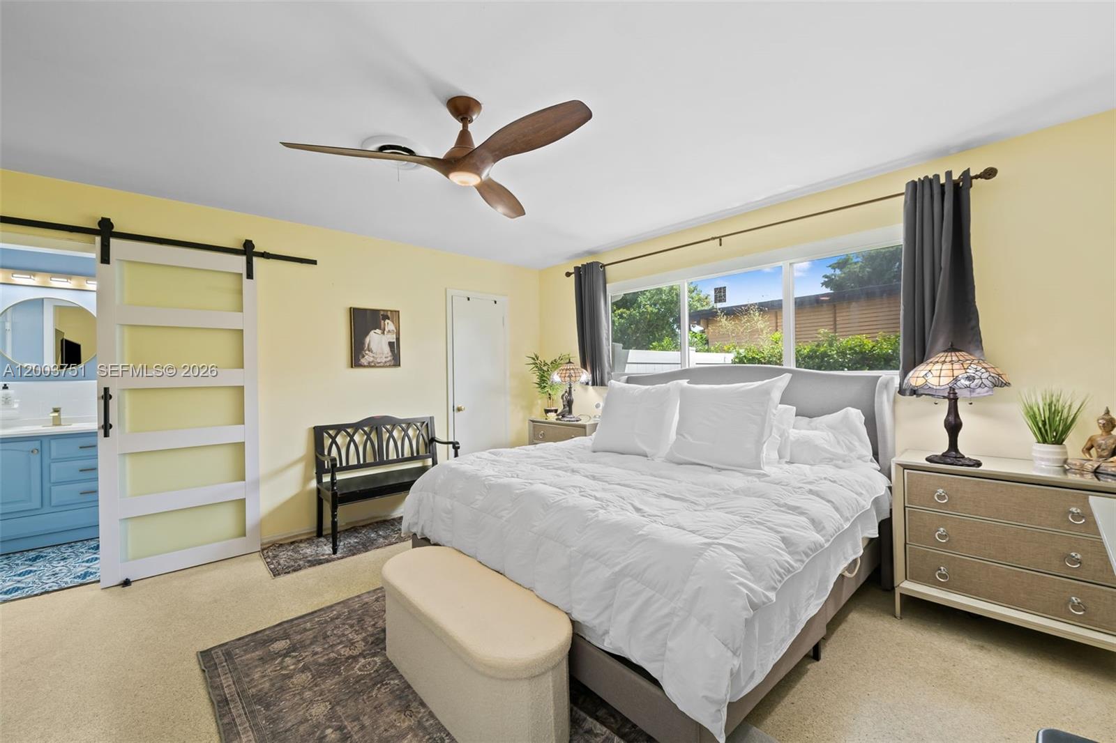 HOLLYWOOD HILLS - Residential