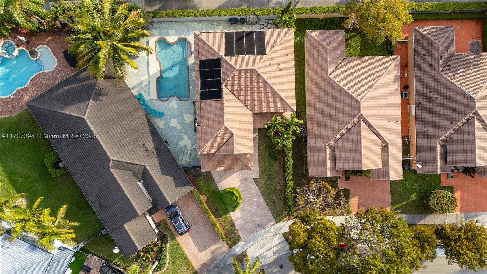 Property for Sale at 15422 Sw 41st Ter, Miami, Broward County, Florida - Bedrooms: 5 
Bathrooms: 5.5  - $885,000