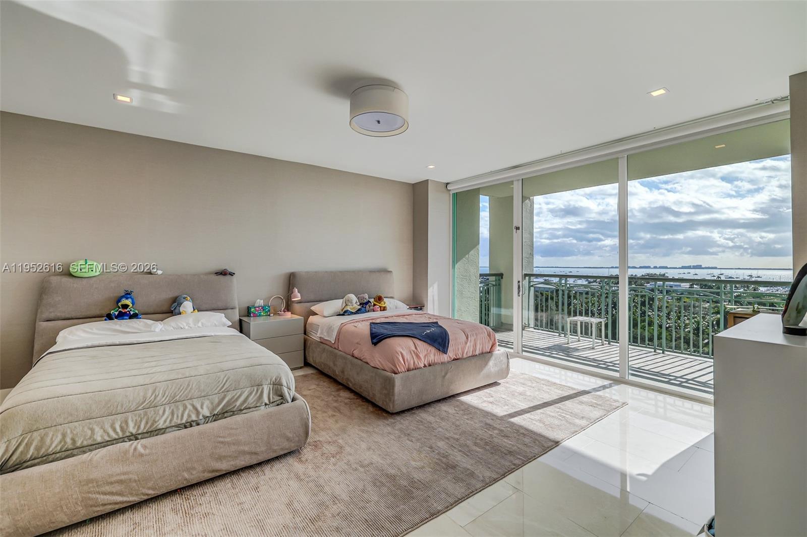 THE TOWER RESIDENCES COND - Residential