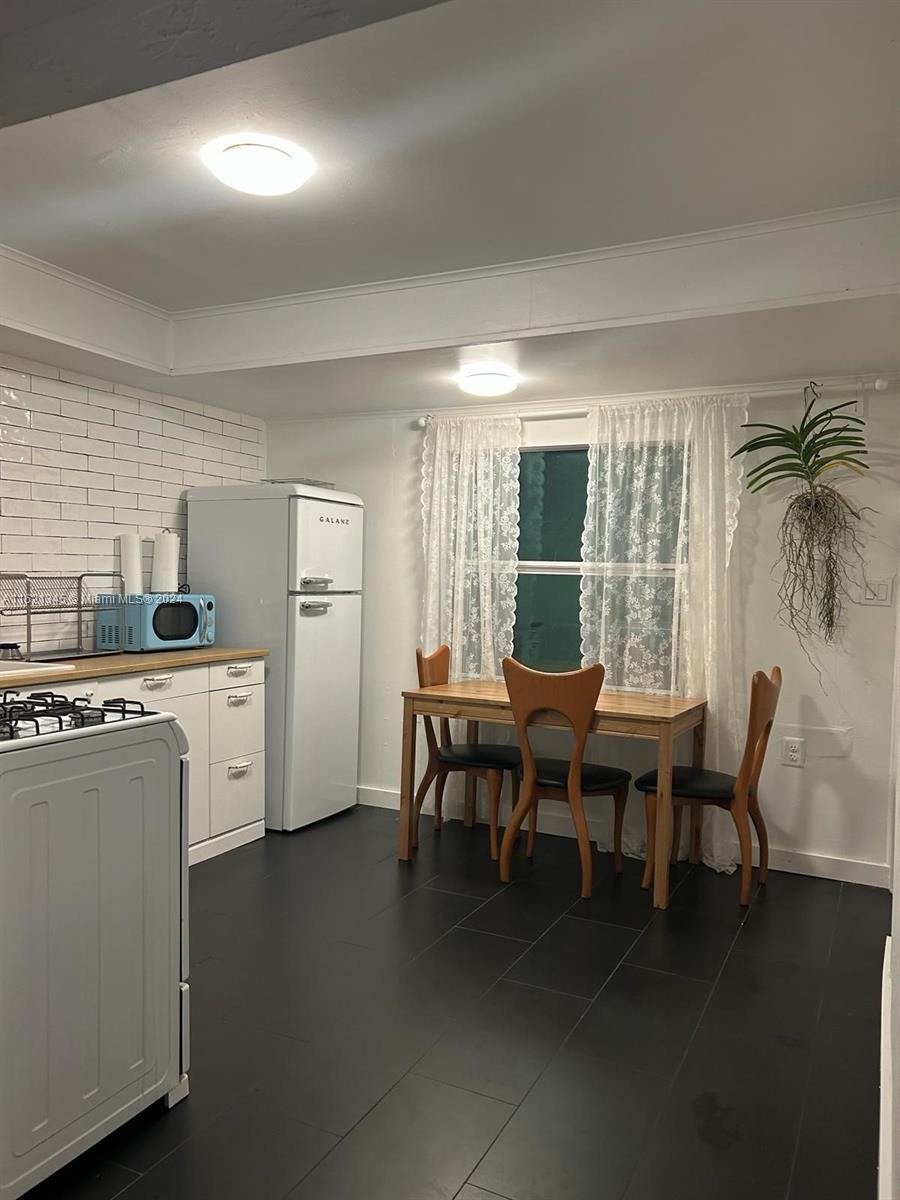 PINEWOOD PARK PL AMD 2ND - Residential Income