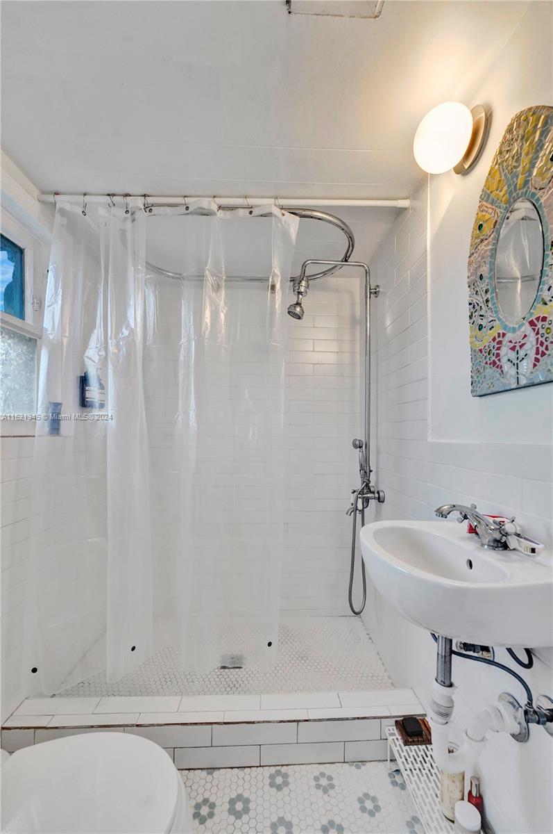 PINEWOOD PARK PL AMD 2ND - Residential Income