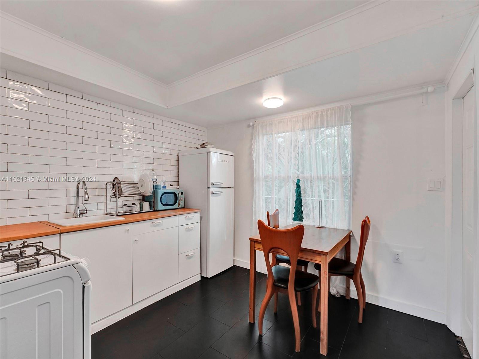 PINEWOOD PARK PL AMD 2ND - Residential Income