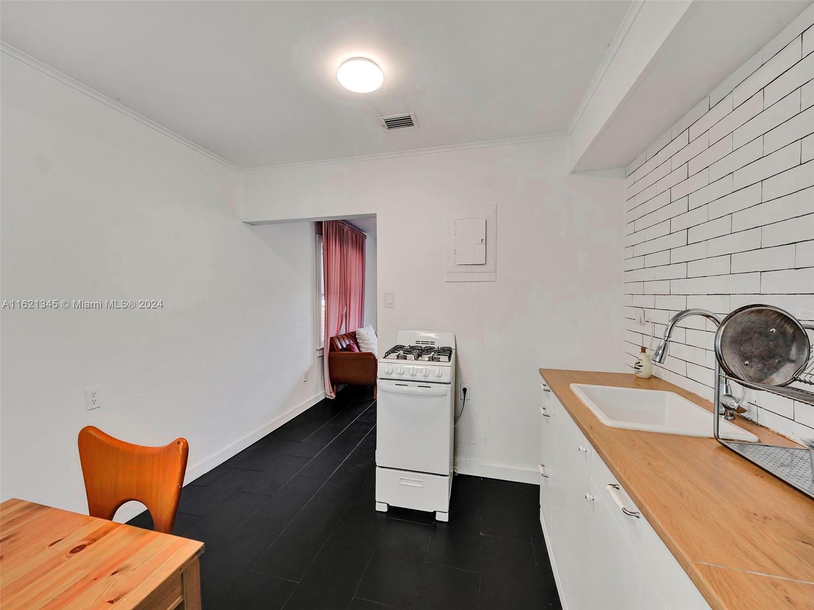 PINEWOOD PARK PL AMD 2ND - Residential Income