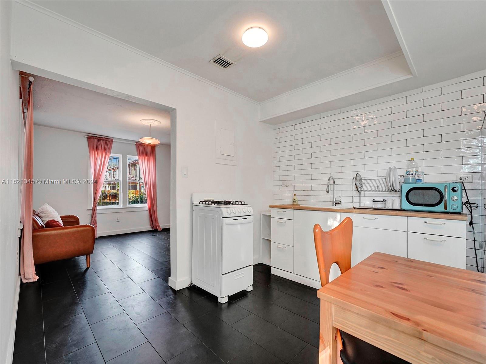 PINEWOOD PARK PL AMD 2ND - Residential Income