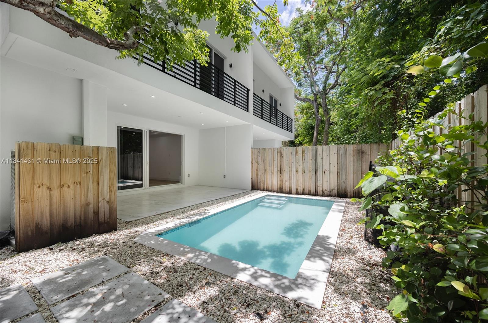 CARTERS ADDN TO COCONUT G - Residential