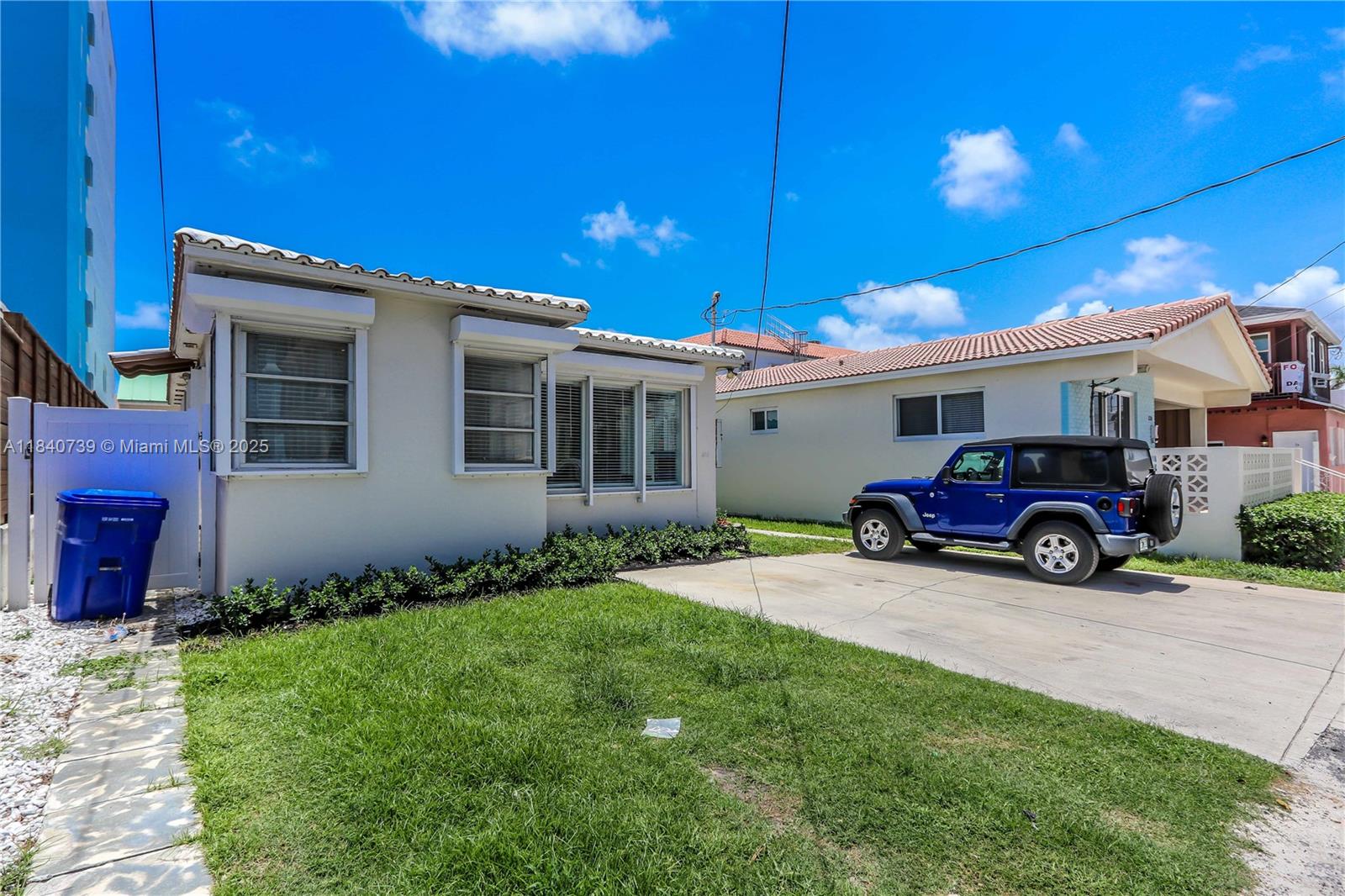 HOLLYWOOD BEACH - Residential Lease