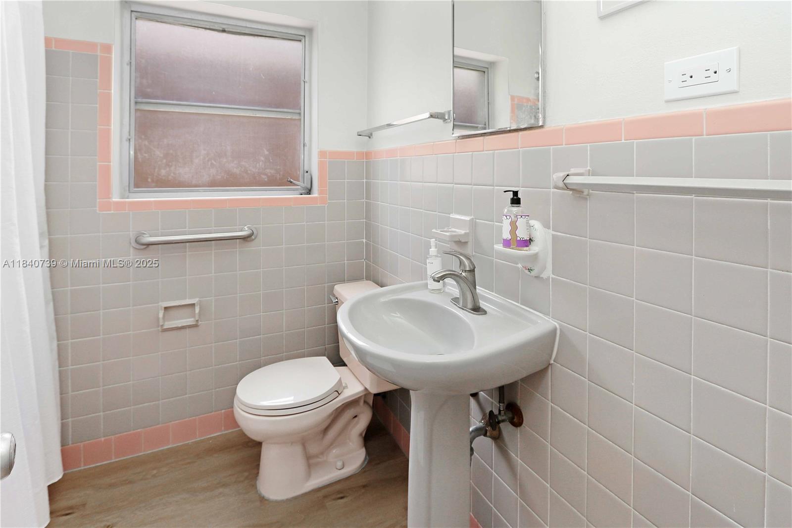 HOLLYWOOD BEACH - Residential Lease