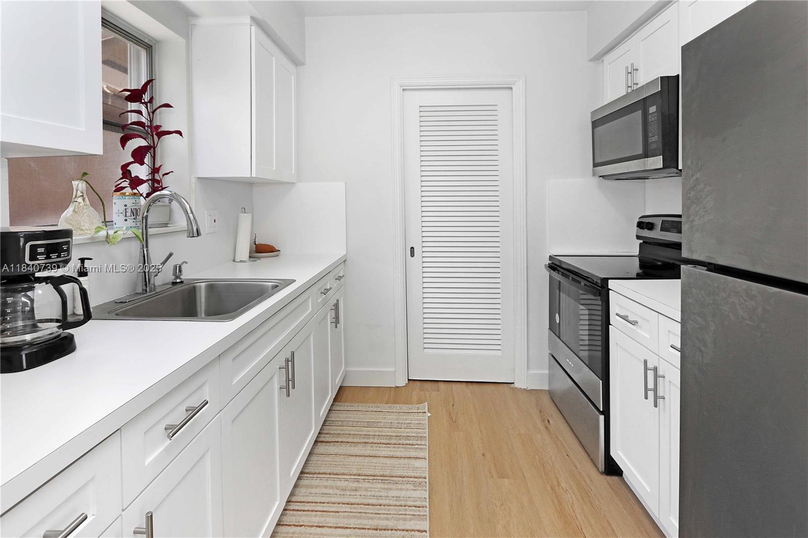 326 Van Buren St 326