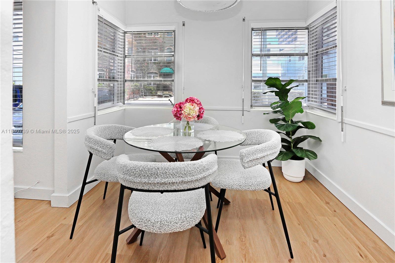 326 Van Buren St 326