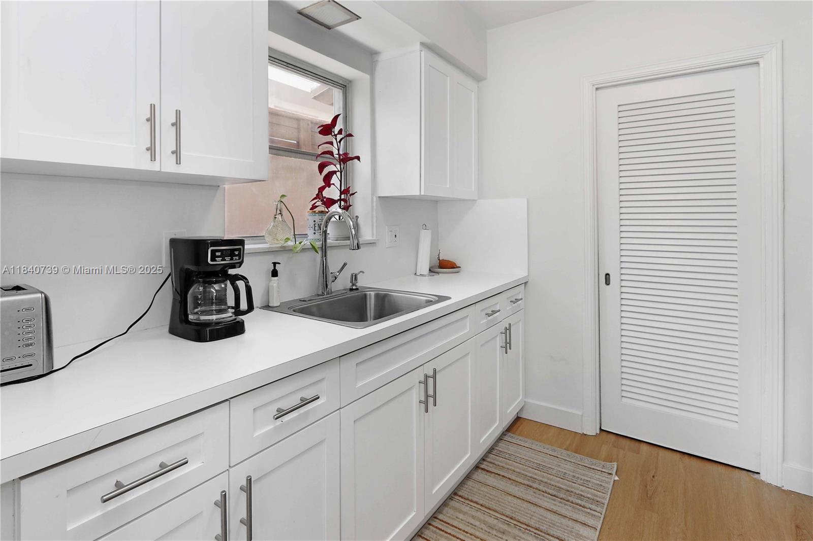 326 Van Buren St 326