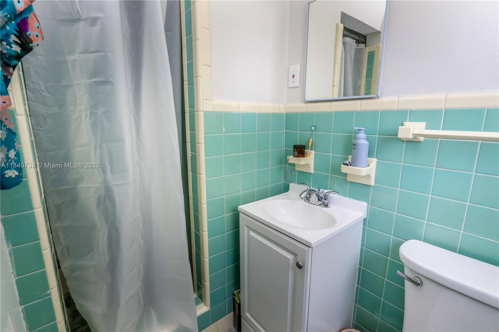 HOLLYWOOD BEACH - Residential Lease