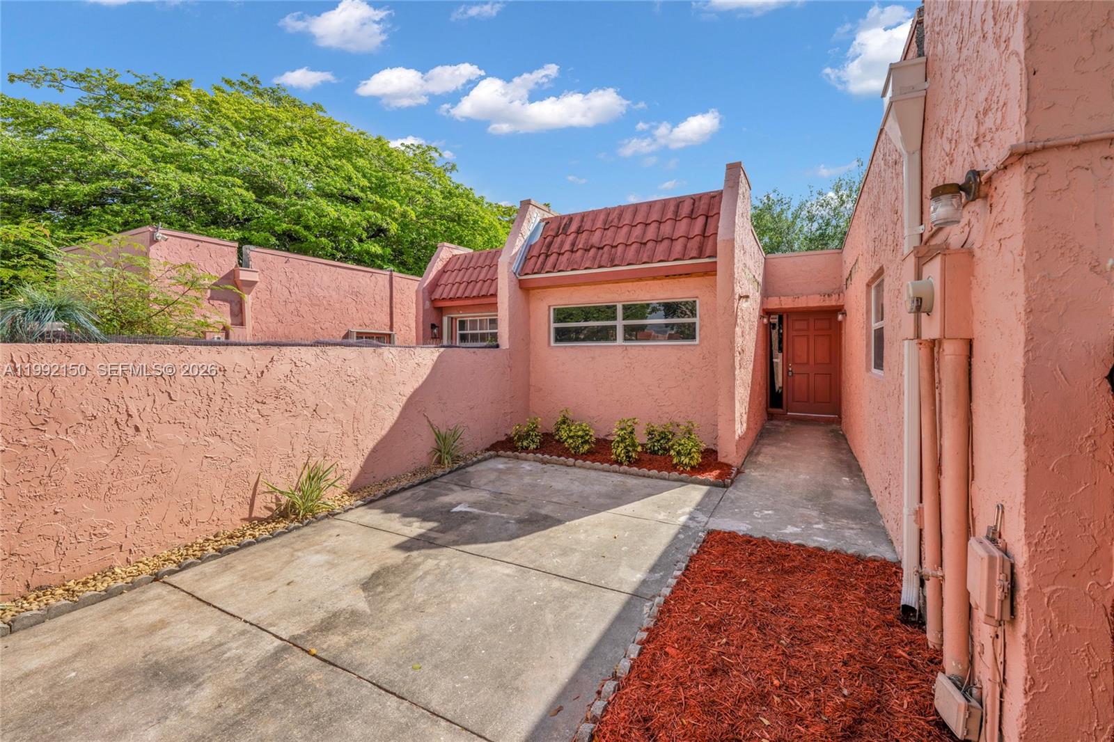 WIMBLEDON TOWNHOUSE I-17 - Residential