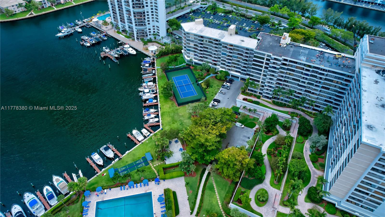 OLYMPUS CONDO PHASE - Residential