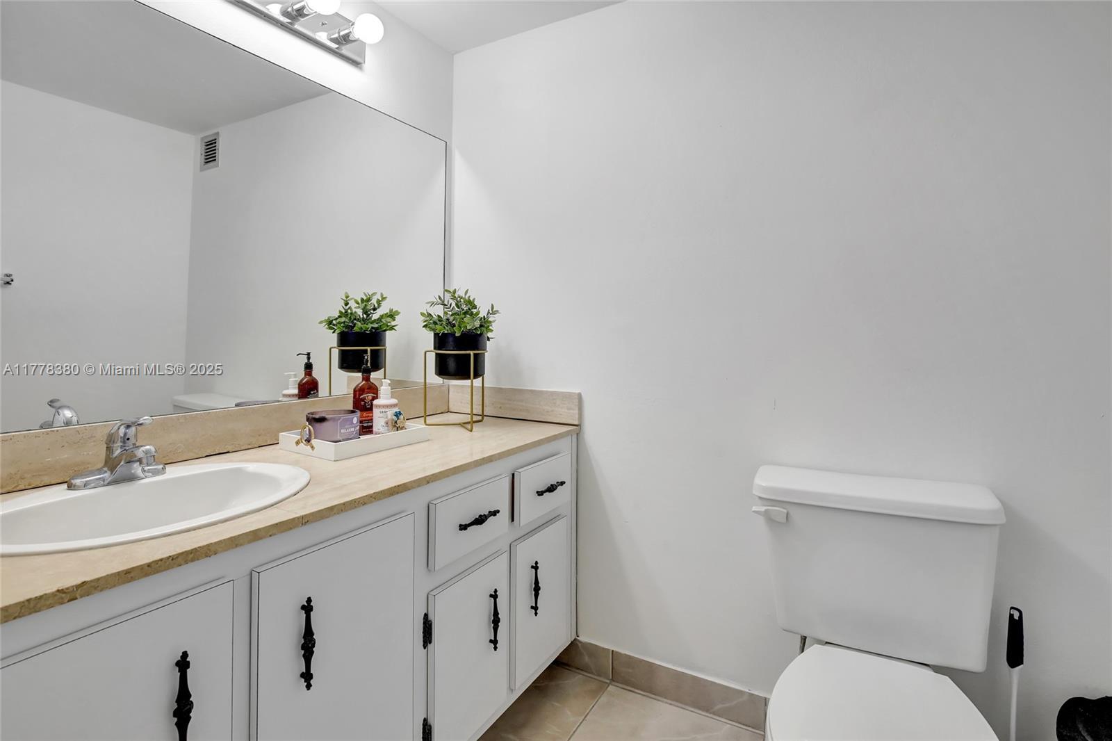 OLYMPUS CONDO PHASE - Residential