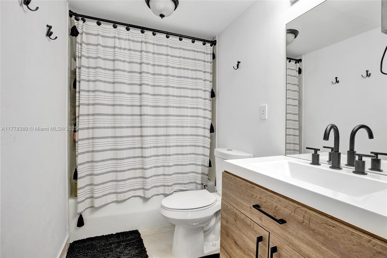 OLYMPUS CONDO PHASE - Residential