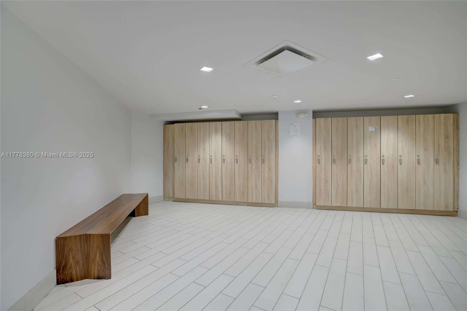 OLYMPUS CONDO PHASE - Residential