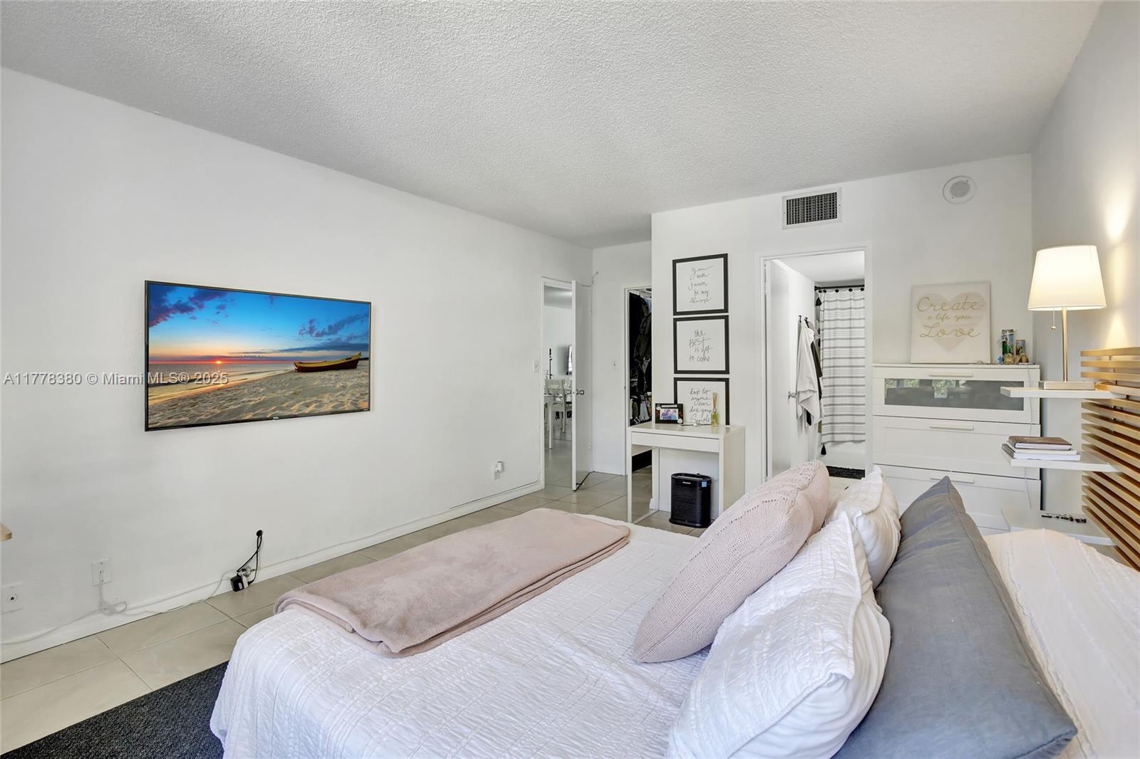 OLYMPUS CONDO PHASE - Residential
