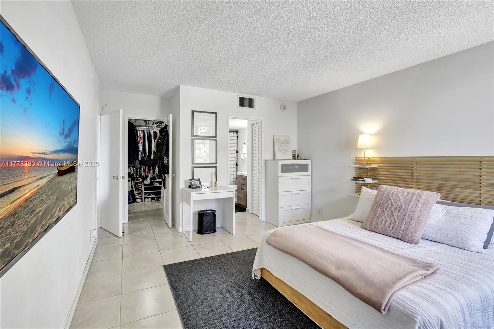 OLYMPUS CONDO PHASE - Residential