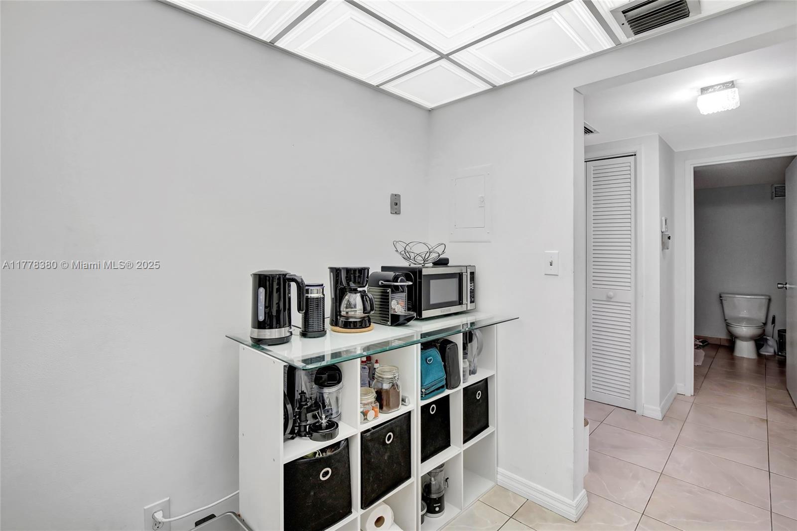 OLYMPUS CONDO PHASE - Residential