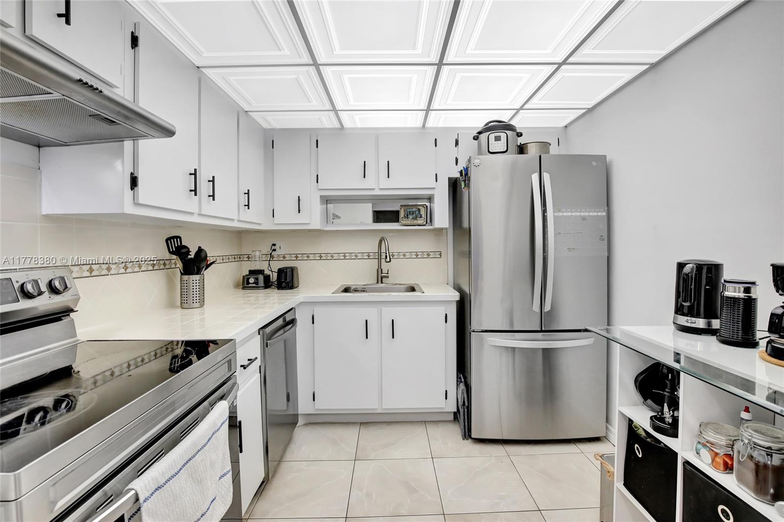 OLYMPUS CONDO PHASE - Residential