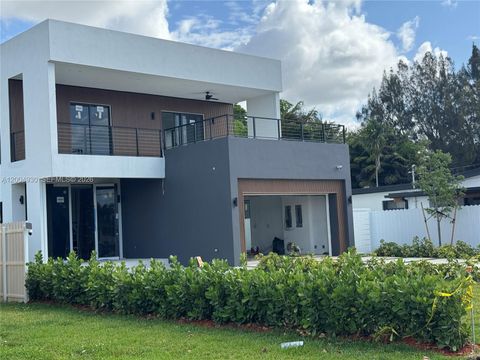 Photo of 6449 SW 28th St, Miami, FL 33155 (MLS # A12004930)