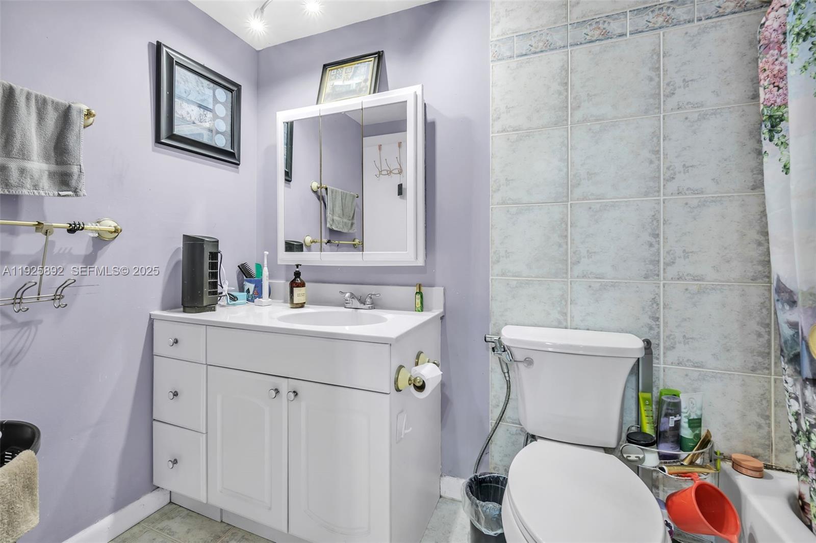 HILLCREST EAST NO 27 COND - Residential