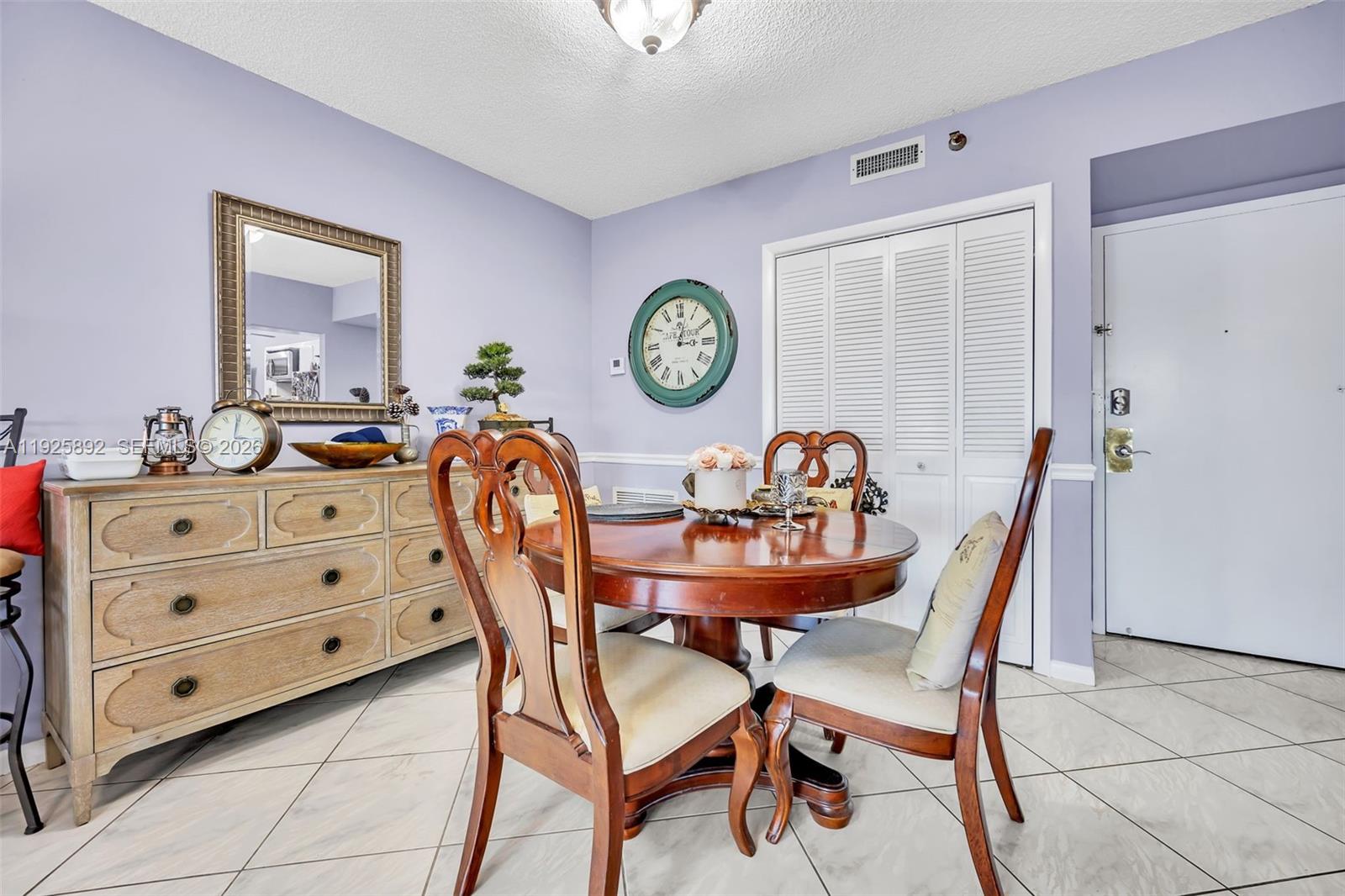 HILLCREST EAST NO 27 COND - Residential