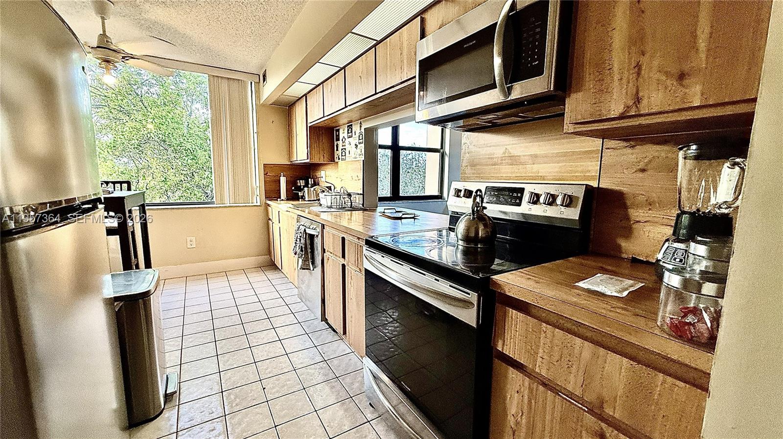 ROYAL PALM AT PLANTATION - Residential