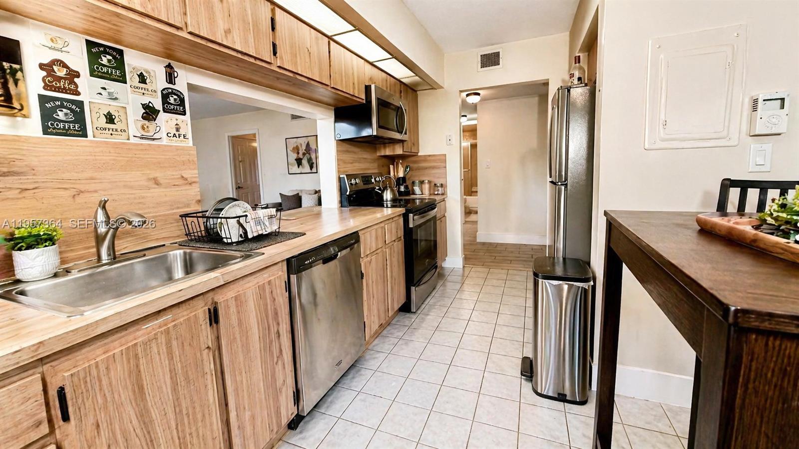 ROYAL PALM AT PLANTATION - Residential