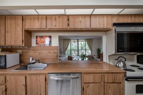 6800 Cypress Rd 501 Plantation FL 33317