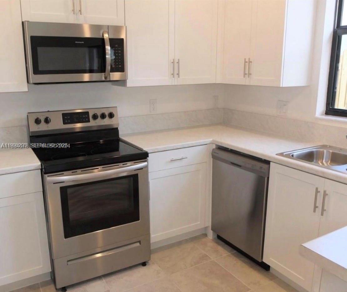 VIA VENTURA NEIGHBORHOOD - Residential Lease