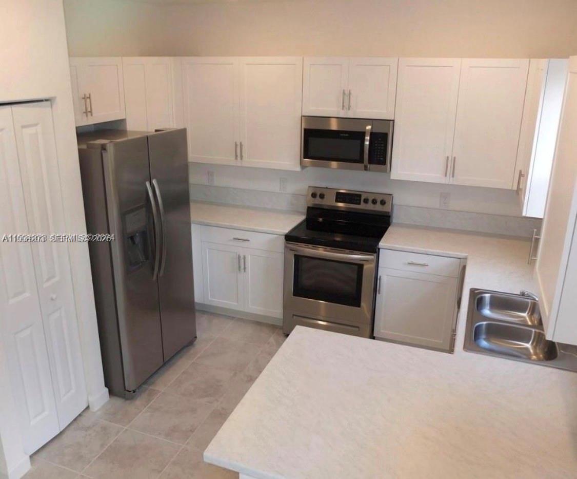 VIA VENTURA NEIGHBORHOOD - Residential Lease