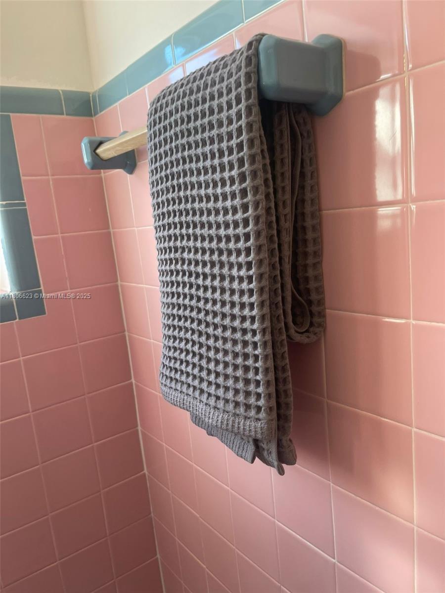 HOLLYWOOD BEACH FIRST ADD - Residential Income