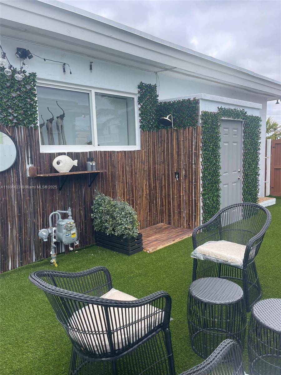 HOLLYWOOD BEACH FIRST ADD - Residential Income