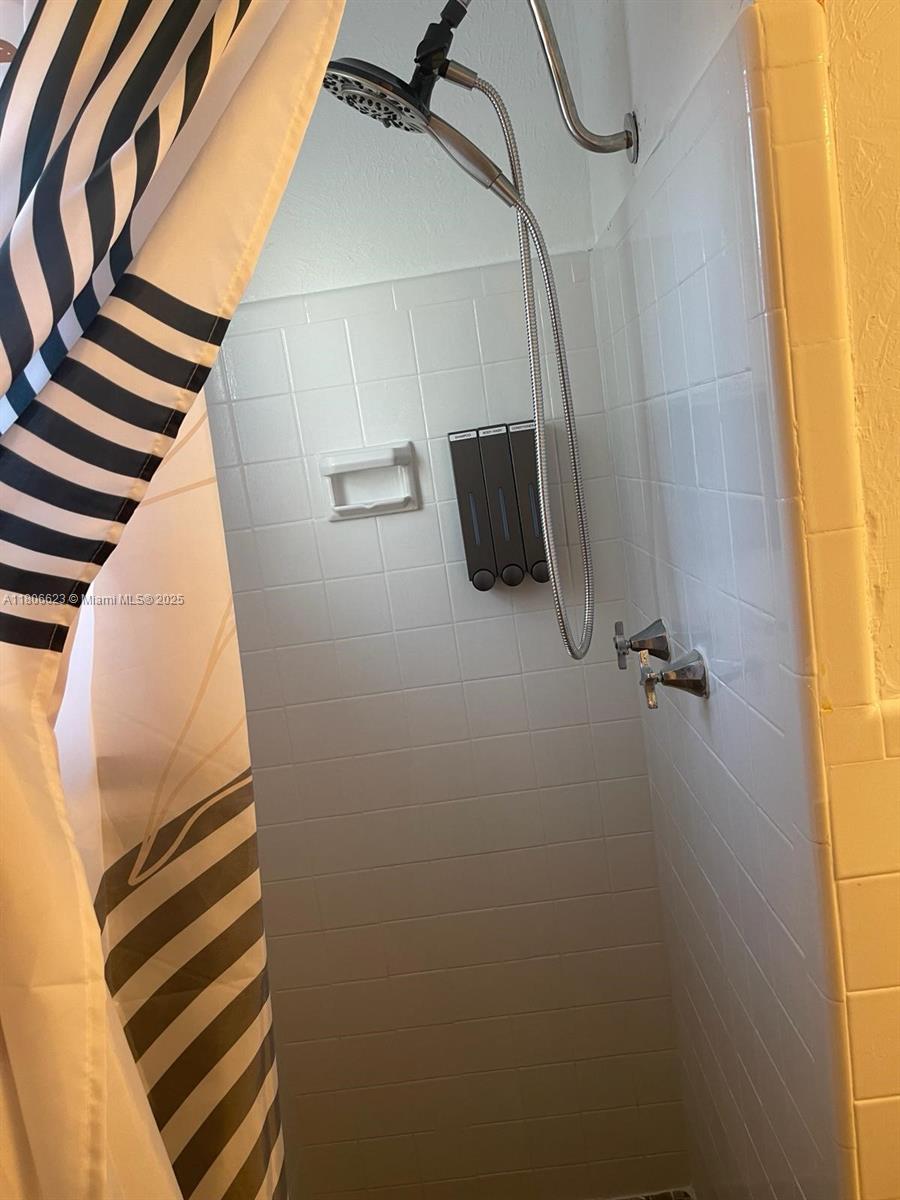 HOLLYWOOD BEACH FIRST ADD - Residential Income