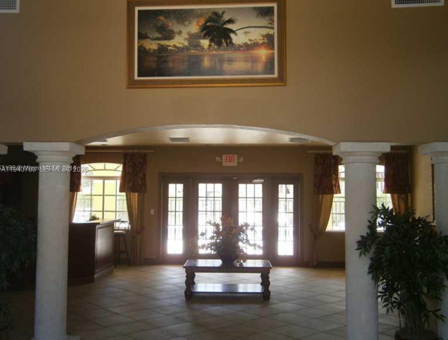 VISTA TRACE 2 CONDO - Residential