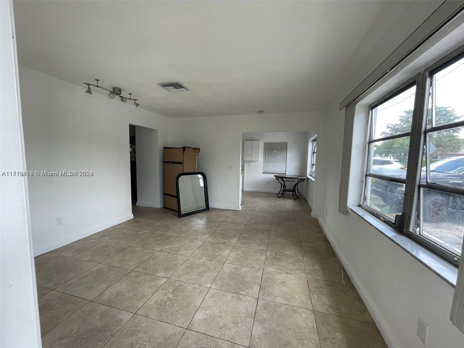 105 SE 2nd St