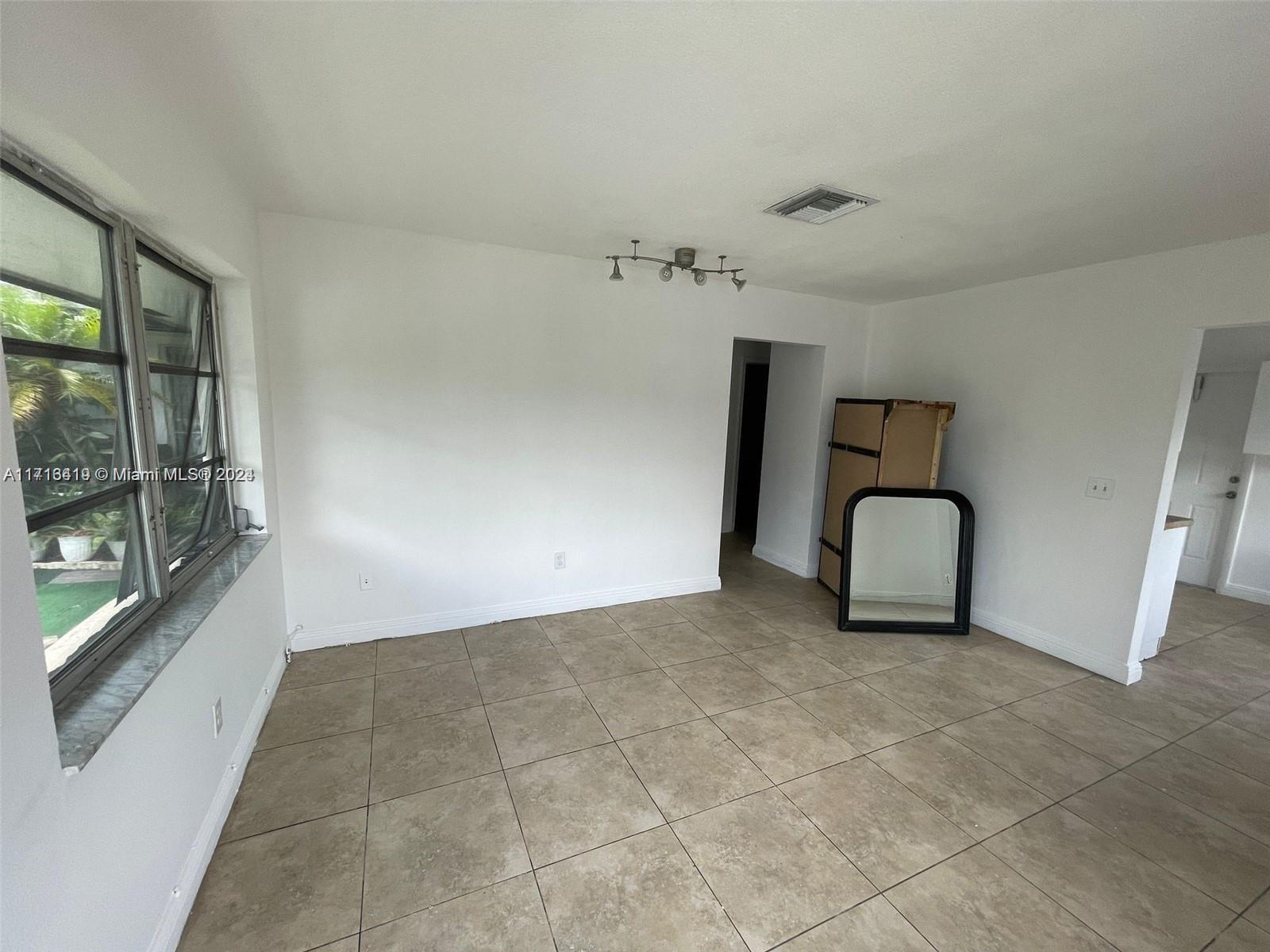 105 SE 2nd St