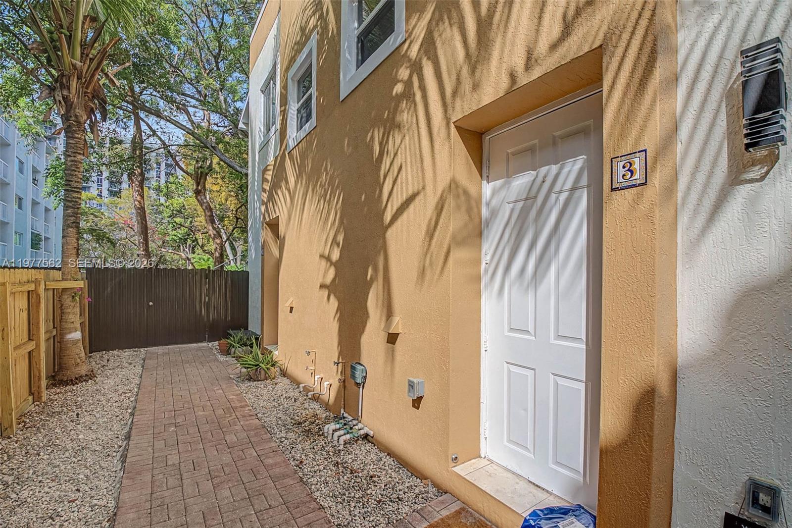 PALM TERRACE - Residential Income