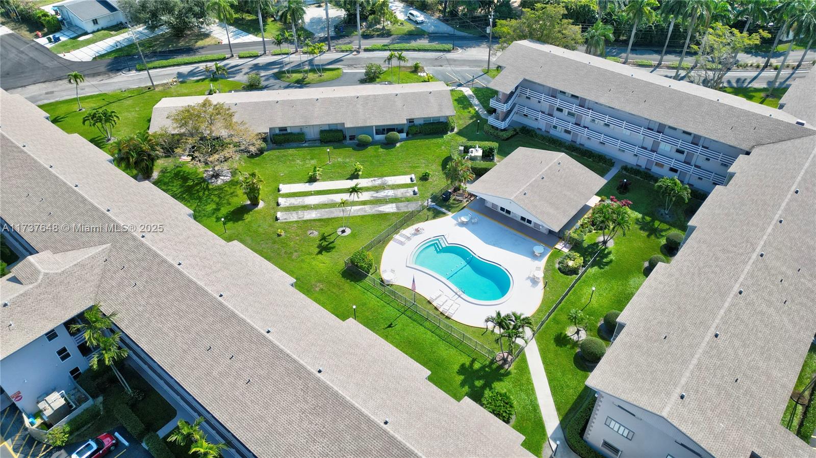 Rental Property at 700 Layne Blvd 113, Hallandale Beach, Broward County, Florida - Bedrooms: 1 
Bathrooms: 1  - $1,700 MO.