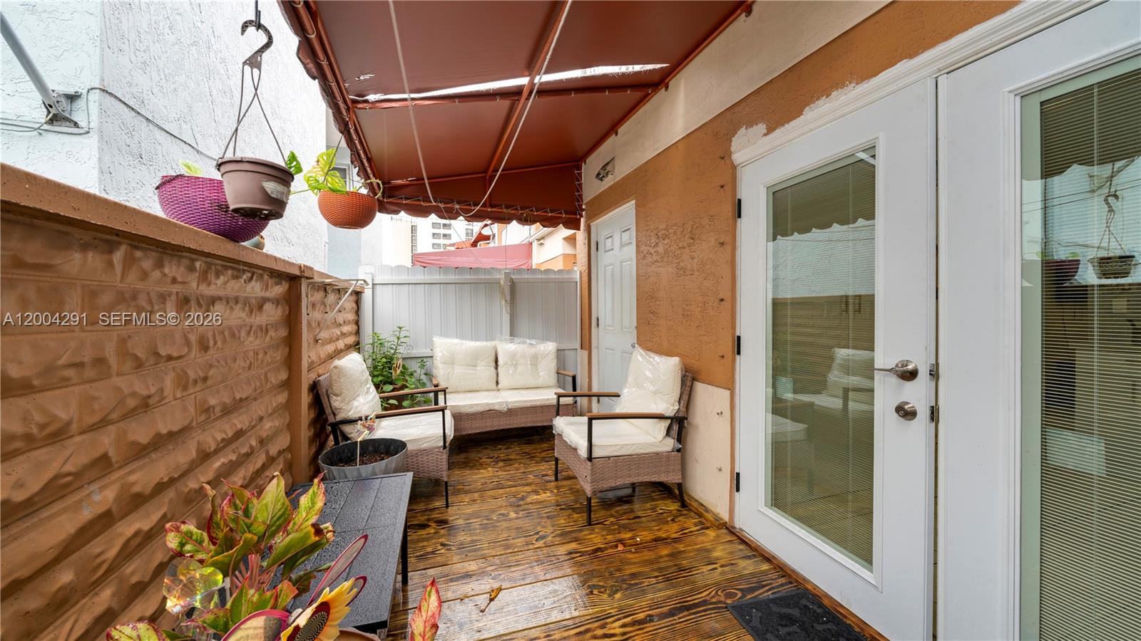 LOS PORTALES PHASE III CO - Residential