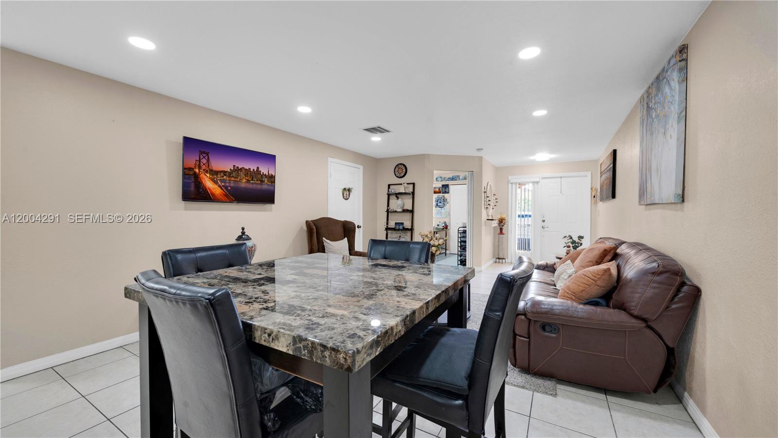 LOS PORTALES PHASE III CO - Residential